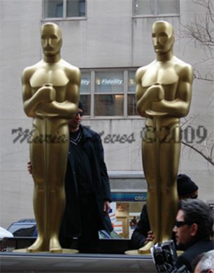 Elaine Stritch Welcomes the delivery of Oscar Statues for 2009 Oscar Night Celebration in New York